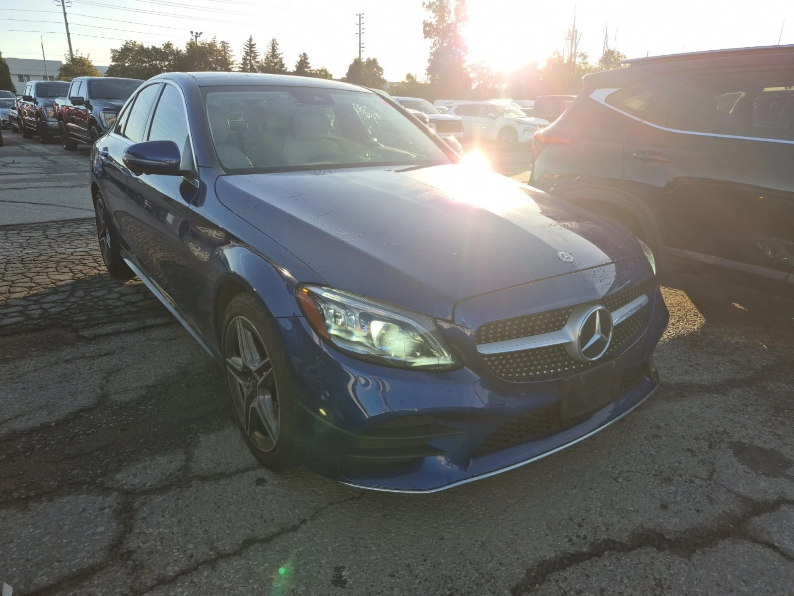 Mercedes-Benz C 300 * AMG Line * Multibeam * CARFAX * Без инциденти * , снимка 2 - Автомобили и джипове - 56027443