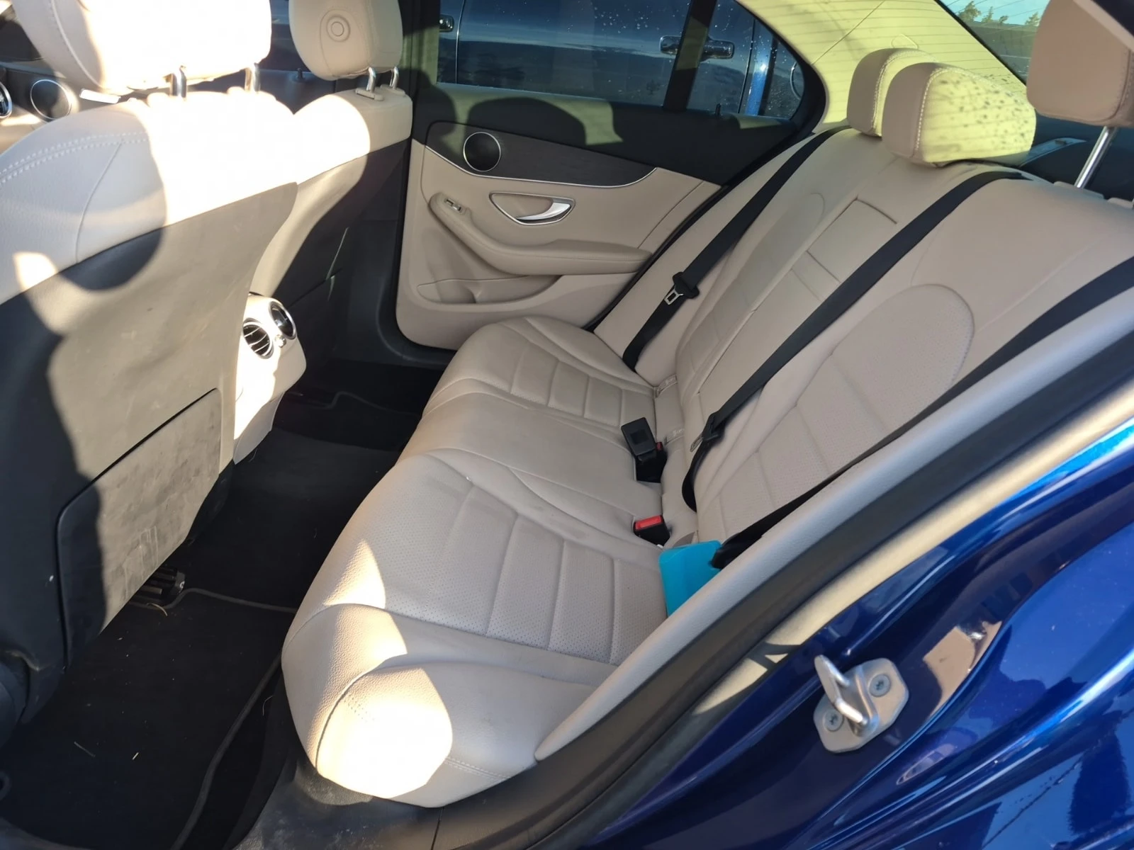 Mercedes-Benz C 300 * AMG Line * Multibeam * CARFAX * Без инциденти * , снимка 9 - Автомобили и джипове - 56027443