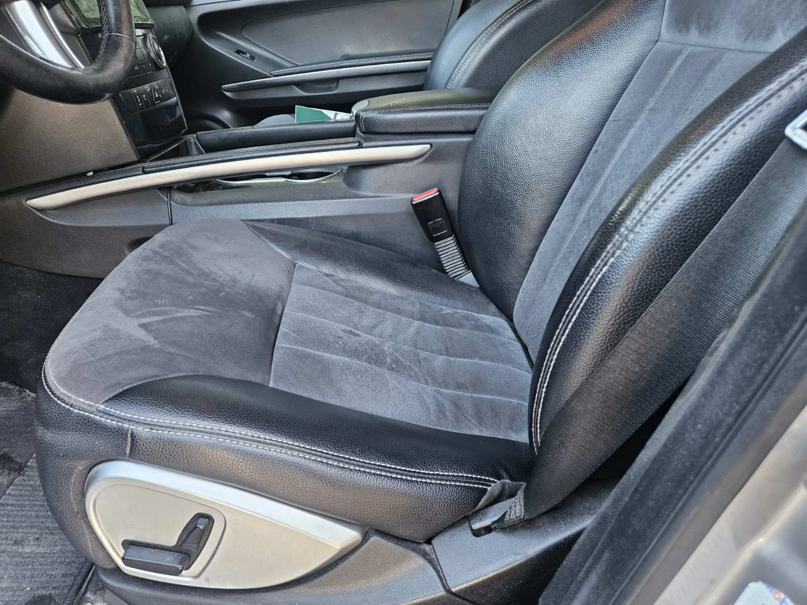Mercedes-Benz 320, снимка 12 - Автомобили и джипове - 56376344