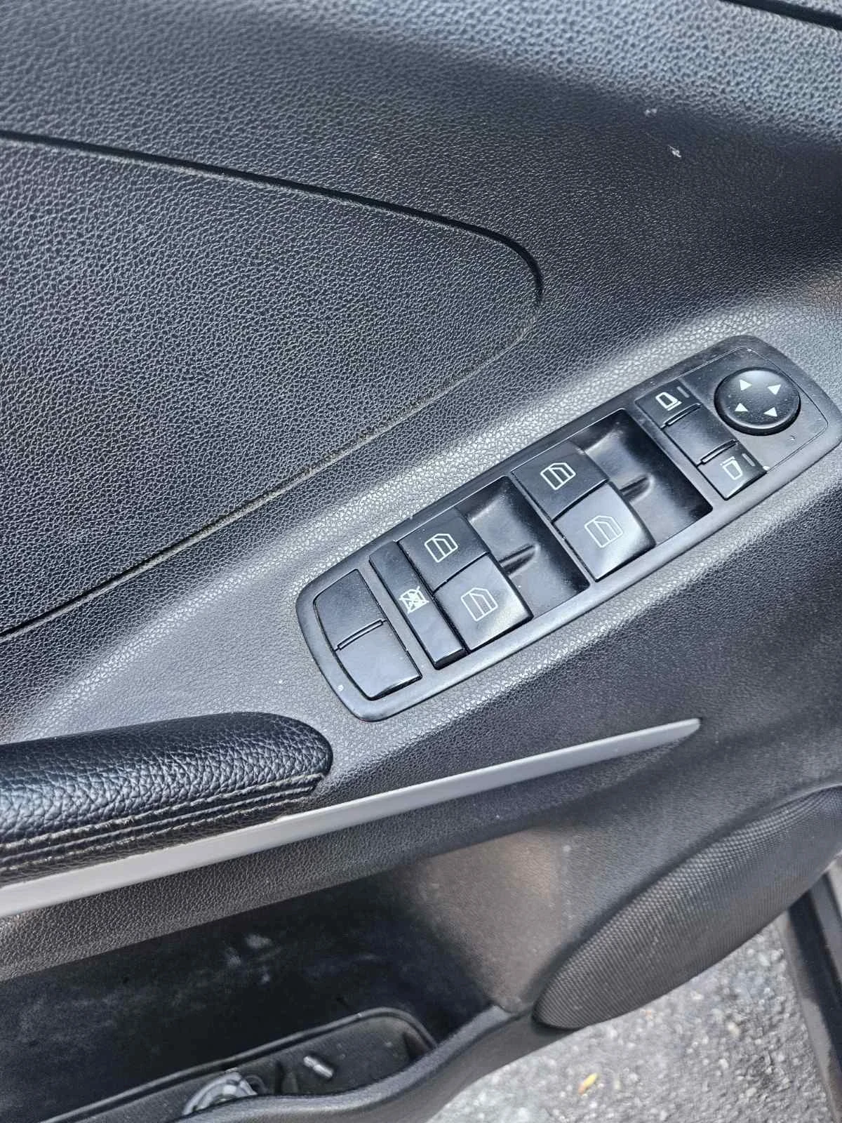 Mercedes-Benz 320, снимка 11 - Автомобили и джипове - 56376344