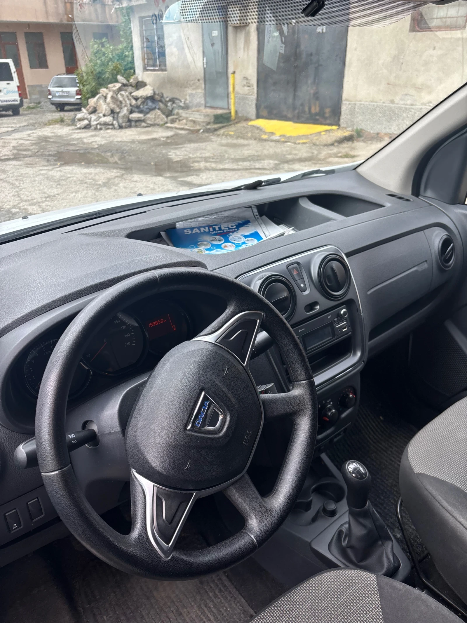 Dacia Dokker, снимка 6 - Автомобили и джипове - 56475719