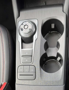 Ford Kuga 2.5I ST-LINE X/ Plug-in Hybrid , снимка 6