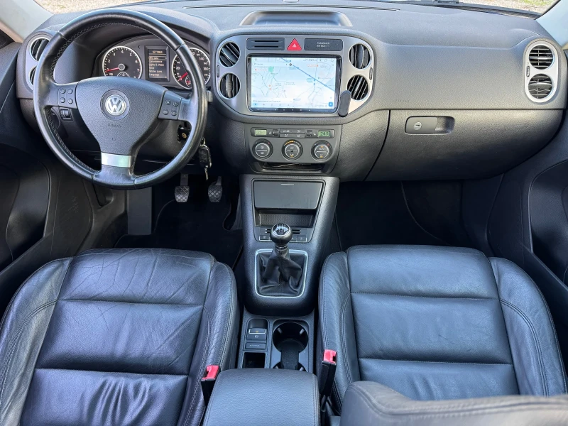 VW Tiguan ПАНОРАМА* КАМЕРА* КОЖА* NAVI* 4x4* ПОДГРЕВ* , снимка 10 - Автомобили и джипове - 52616065