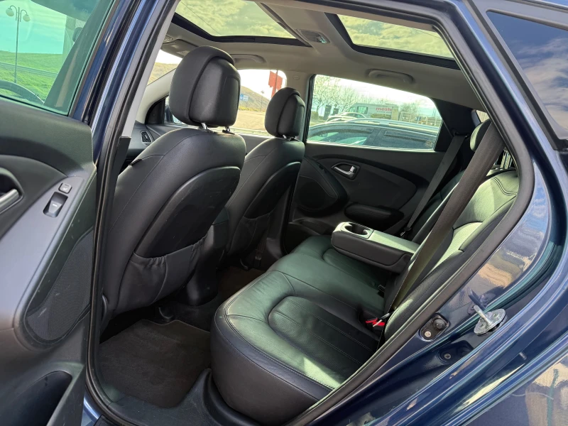 Hyundai IX35 2.0CRDi, 184к, 4WD, Автоматик, снимка 12 - Автомобили и джипове - 53094402