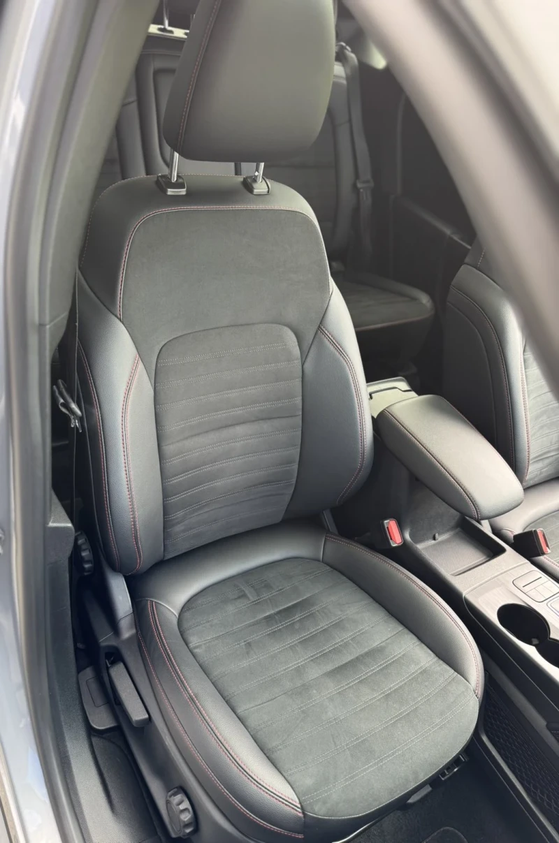 Ford Kuga 2.5I ST-LINE X/ Plug-in Hybrid , снимка 17 - Автомобили и джипове - 53464286