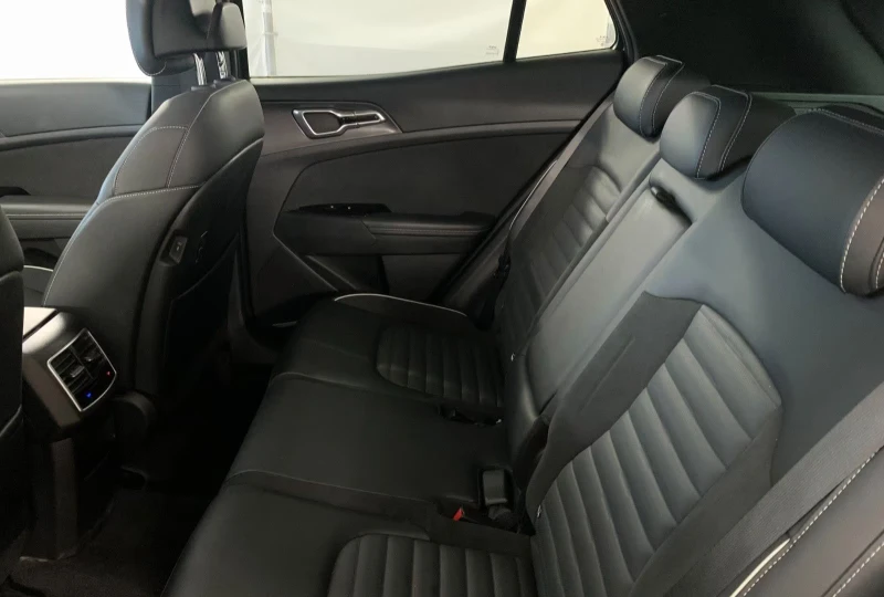 Kia Sportage 1.6PHEV/265HP/GT-LINE/4WD/PANO/360/H&K/MEMO/804g, снимка 13 - Автомобили и джипове - 53536874