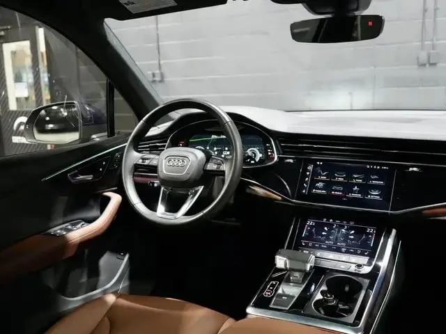 Audi Q7 / Progressiv (S line) / AWD / ПАНОРАМА / 360 /, снимка 9 - Автомобили и джипове - 53306619