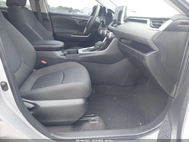 Toyota Rav4 HYBRID LE, снимка 5 - Автомобили и джипове - 53915364