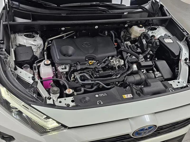 Toyota Rav4 2.5 2Wd Hybrid Xle, снимка 6 - Автомобили и джипове - 56131354