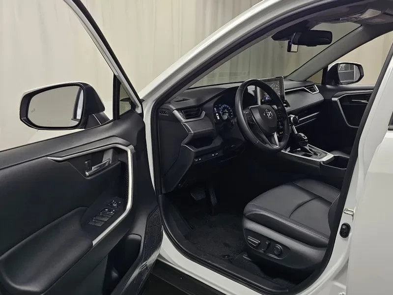 Toyota Rav4 2.5 2Wd Hybrid Xle, снимка 10 - Автомобили и джипове - 56131354
