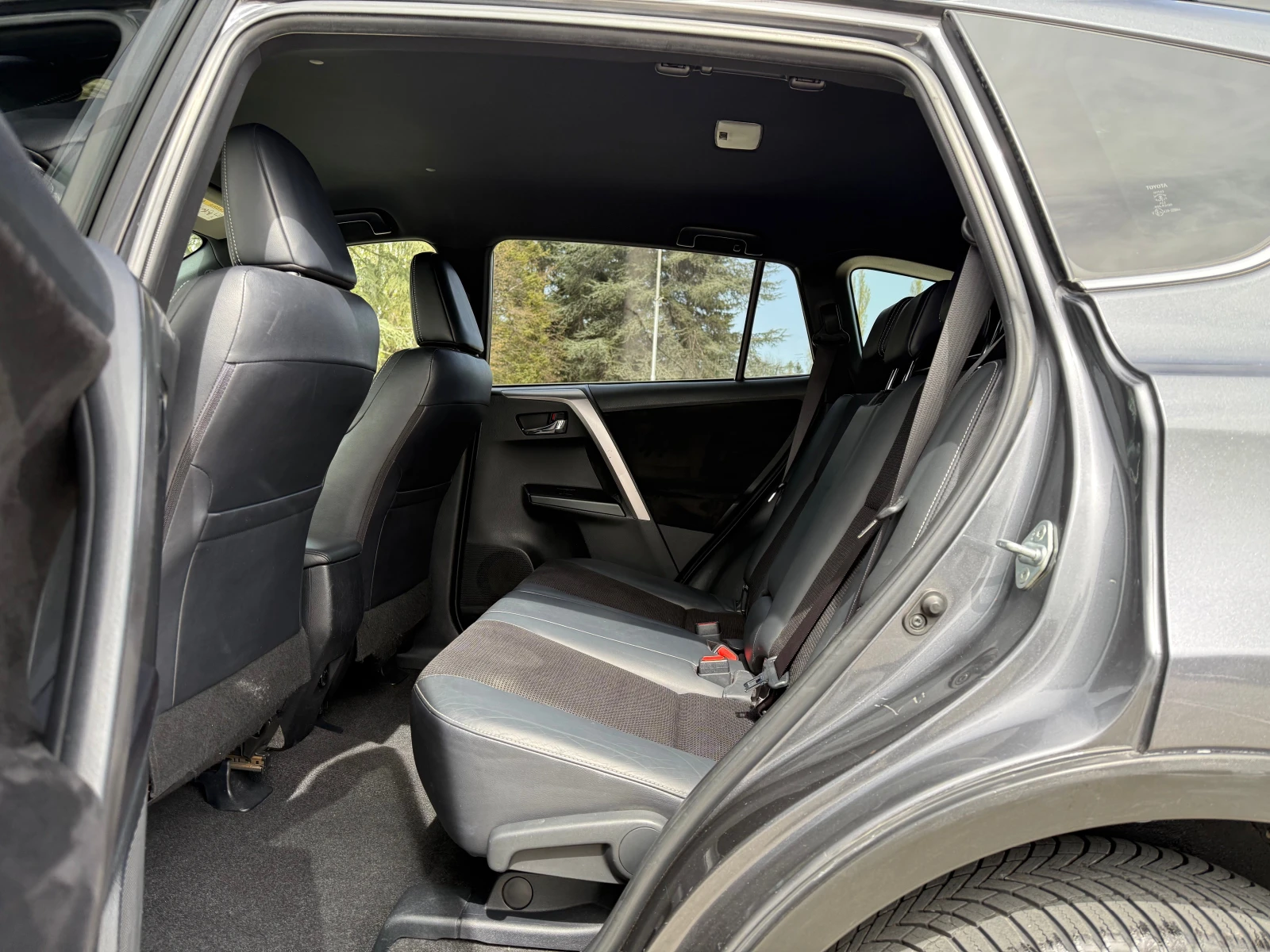 Toyota Rav4 2.0///Key Less///LED///TOP - изображение 10