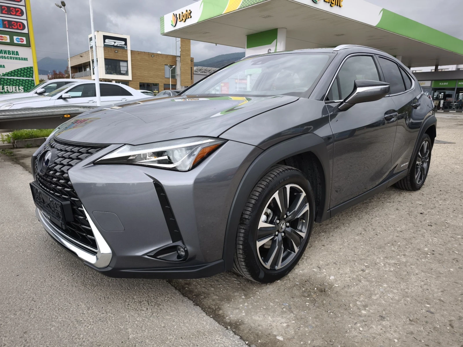 Lexus UX 250h  93x km FULL SERVICE IN LEXUS NEW !!! | Mobile.bg — изображение 1