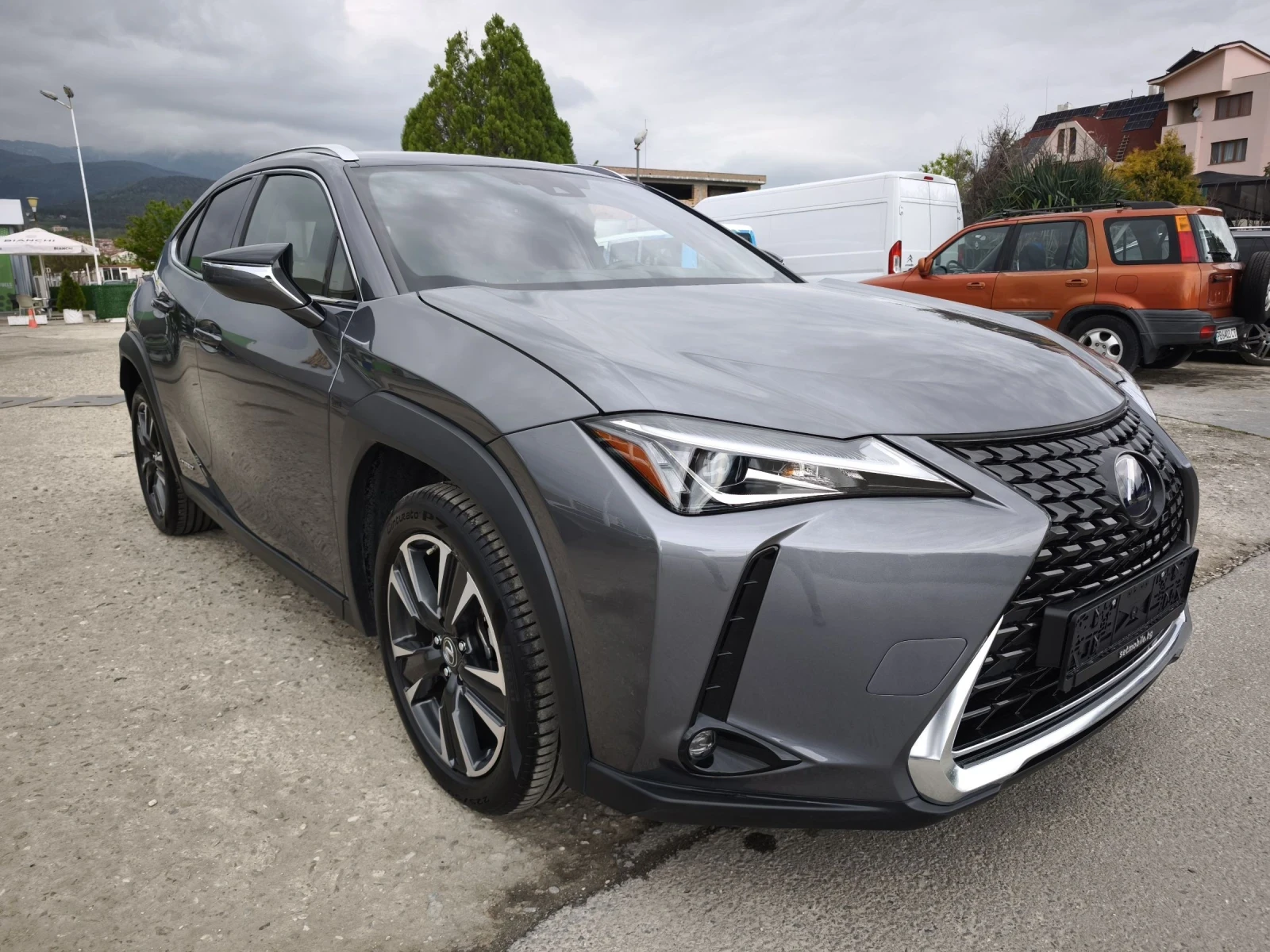Lexus UX 250h  93x km FULL SERVICE IN LEXUS NEW !!! - изображение 3