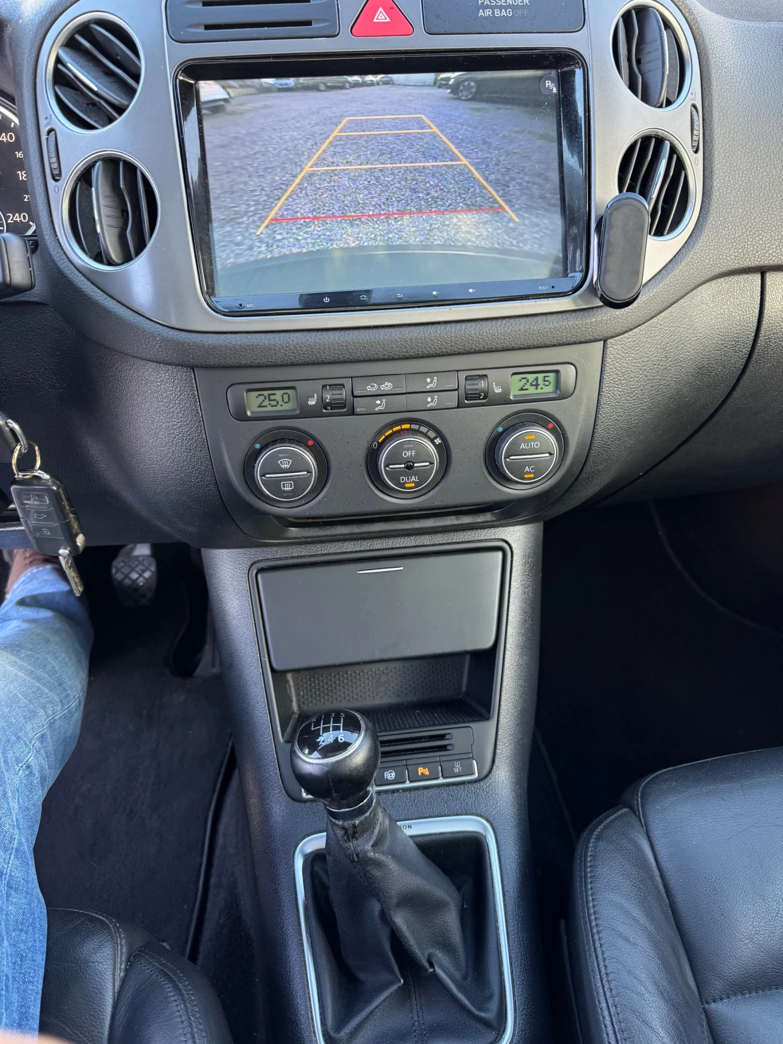 VW Tiguan * * * NAVI* 4x4* *  | Mobile.bg   4