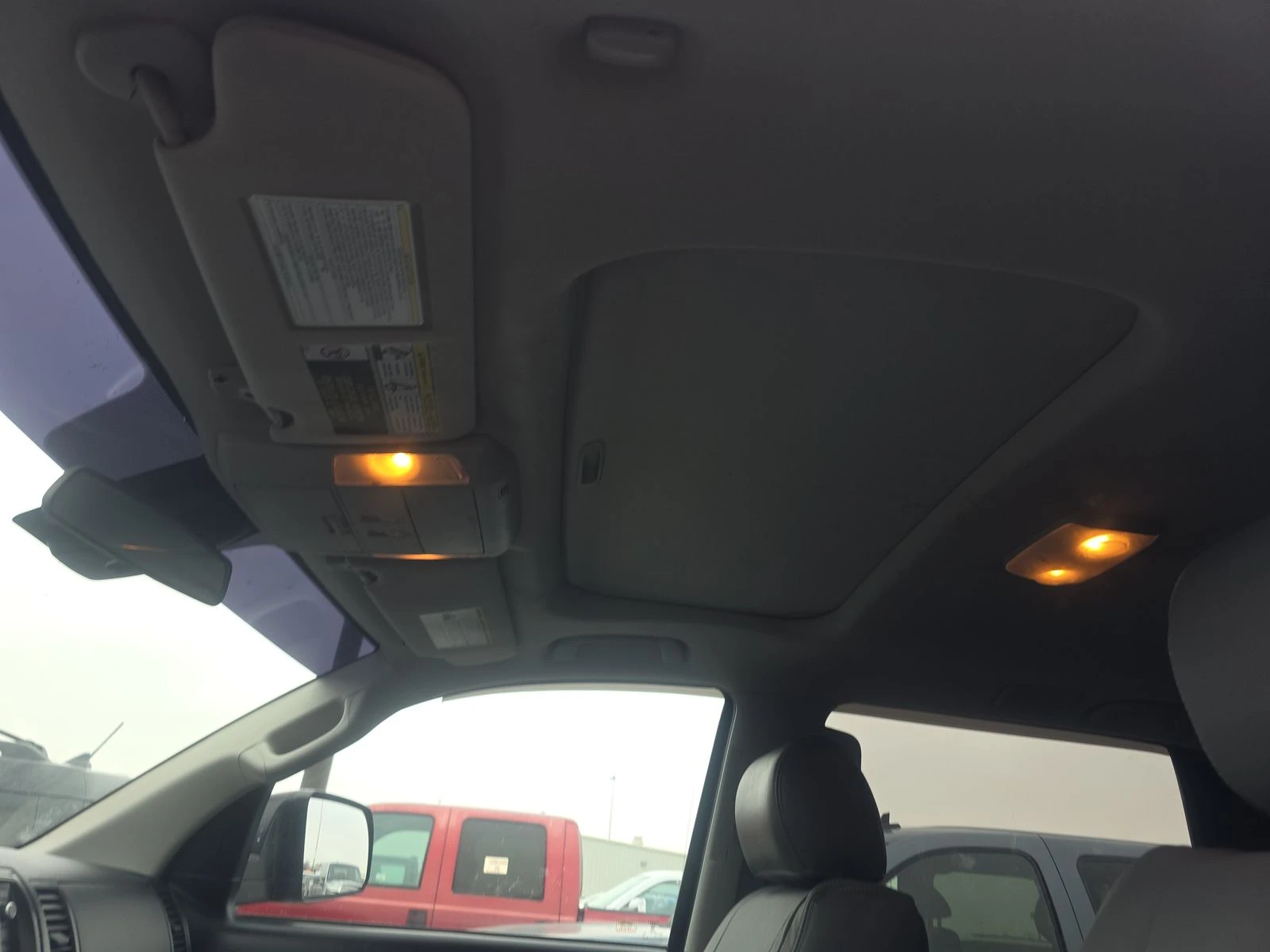 Toyota Sequoia 5.7* V8* ПОДГРЕВ* КАМЕРА* КЕЙЛЕС* , снимка 15 - Автомобили и джипове - 53915190