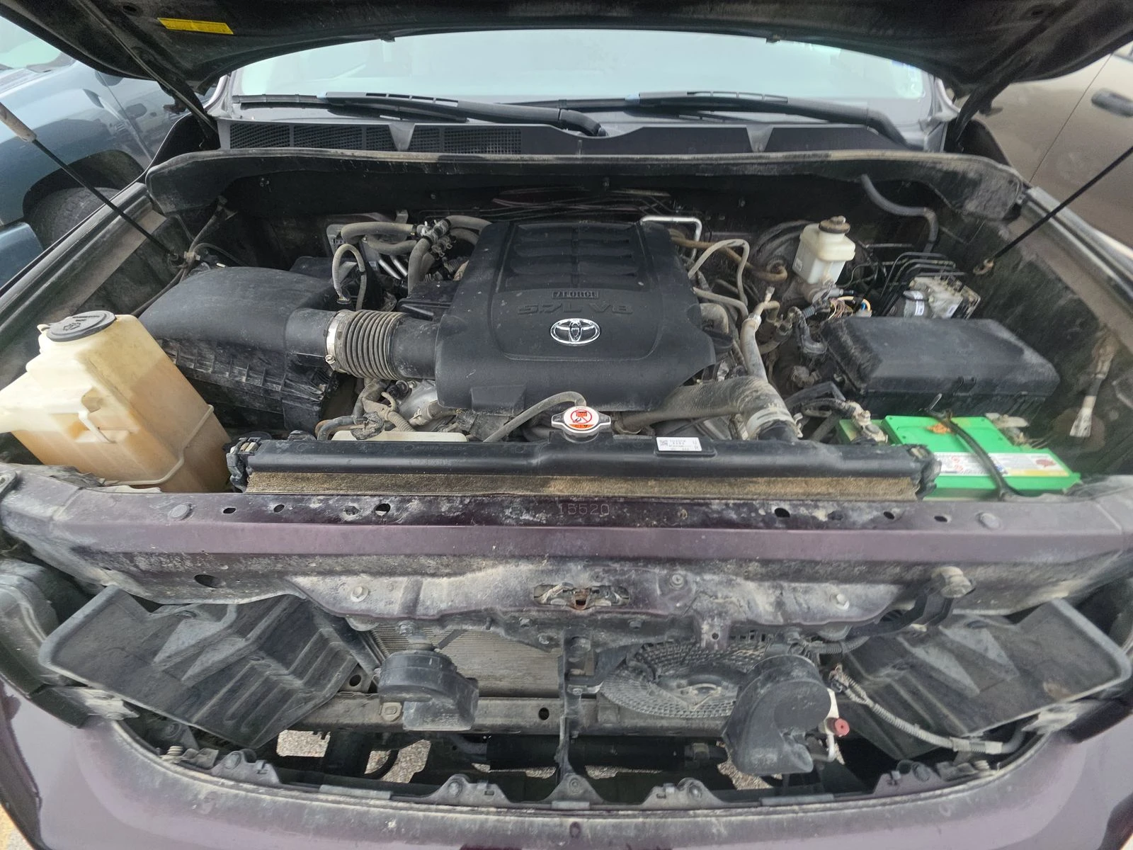 Toyota Sequoia 5.7* V8* ПОДГРЕВ* КАМЕРА* КЕЙЛЕС* , снимка 17 - Автомобили и джипове - 53915190