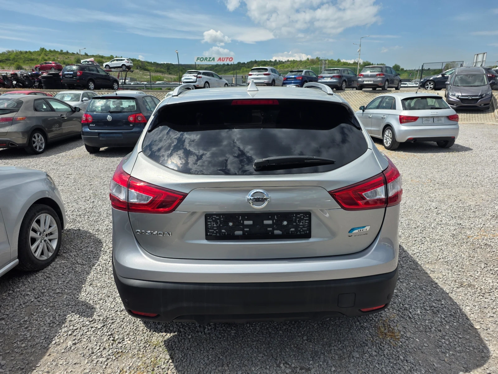 Nissan Qashqai 1.5dci панорама/360камера, снимка 6 - Автомобили и джипове - 54430772