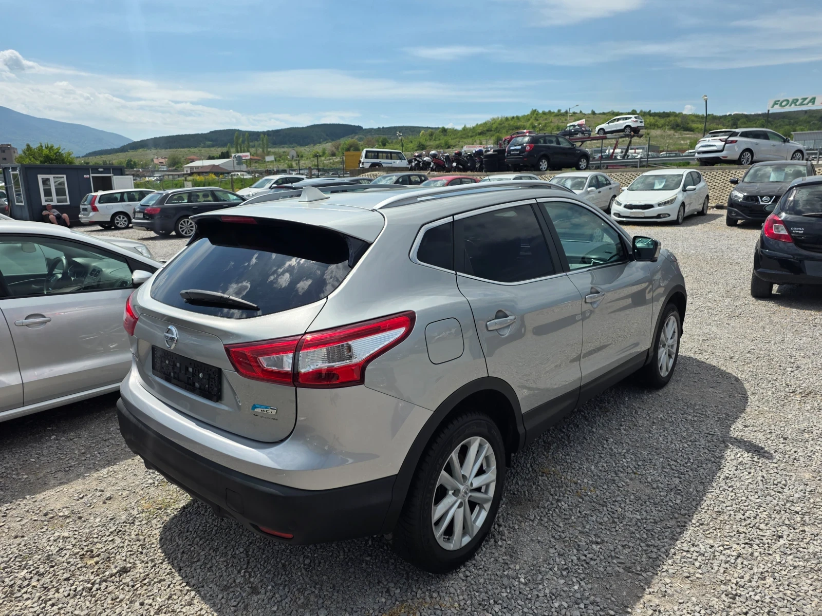 Nissan Qashqai 1.5dci панорама/360камера, снимка 5 - Автомобили и джипове - 54430772