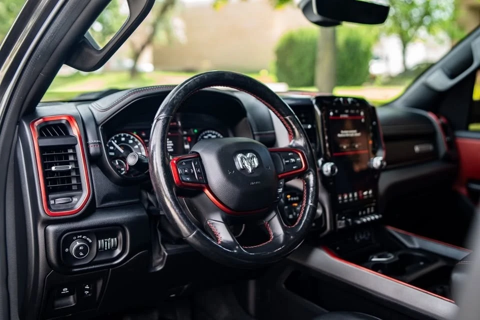 Dodge RAM 1500 * 5.7 HEMI * CARPLAY * CREW CAB * , снимка 7 - Автомобили и джипове - 55493376