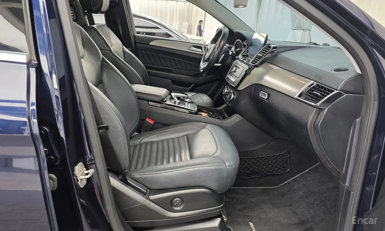 Mercedes-Benz GLE 350 * ТЕЛЕВИЗОРИ * 360 КАМЕРА * ПАНОРАМА * АВТОКРЕДИТ, снимка 11 - Автомобили и джипове - 55991451