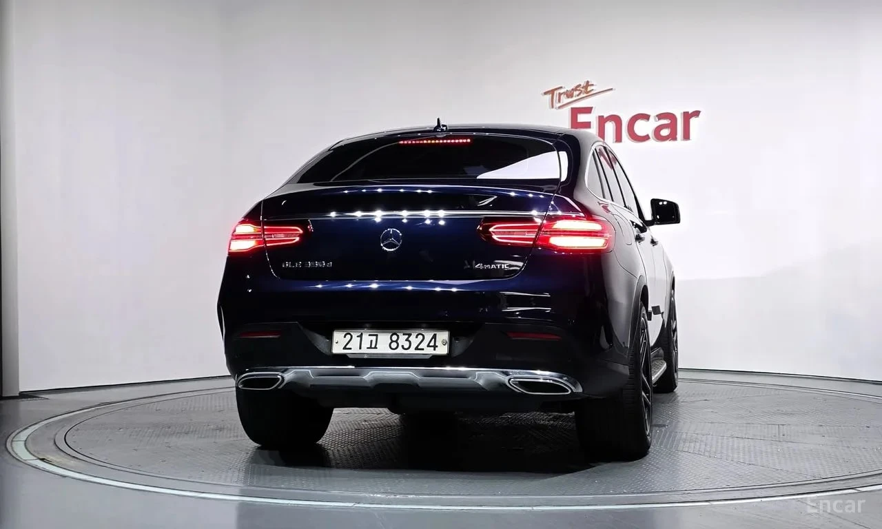 Mercedes-Benz GLE 350 * ТЕЛЕВИЗОРИ * 360 КАМЕРА * ПАНОРАМА * АВТОКРЕДИТ, снимка 4 - Автомобили и джипове - 55991451