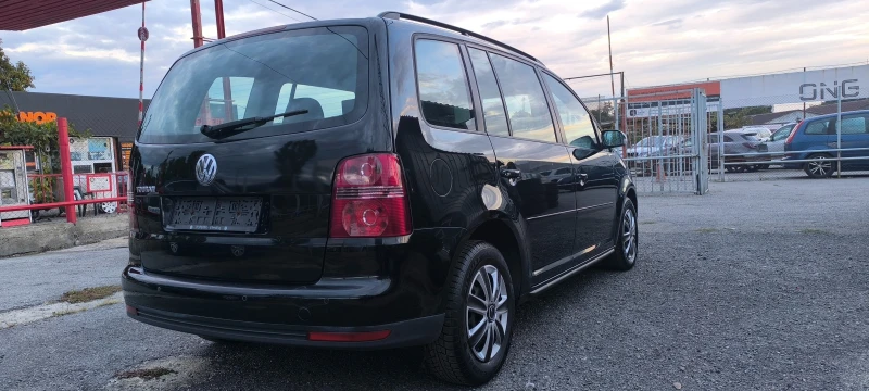 VW Touran 1.9-105кс, снимка 6 - Автомобили и джипове - 47363420