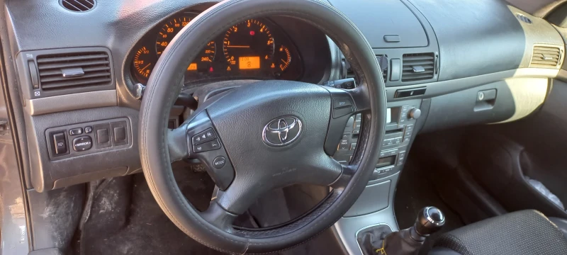 Toyota Avensis, снимка 6 - Автомобили и джипове - 49008246