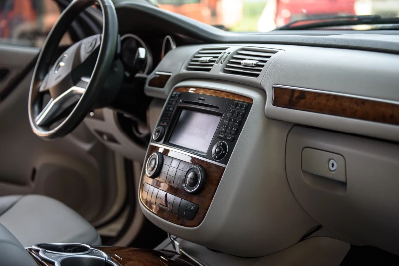 Mercedes-Benz R 350 BlueTEC 4MATIC, снимка 11 - Автомобили и джипове - 52616249