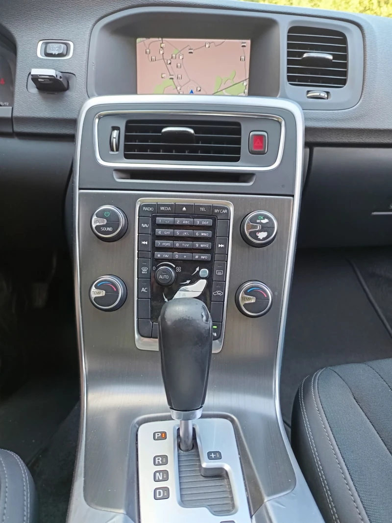 Volvo S60  NAVI/Парктроник/Автомат, снимка 8 - Автомобили и джипове - 52498475