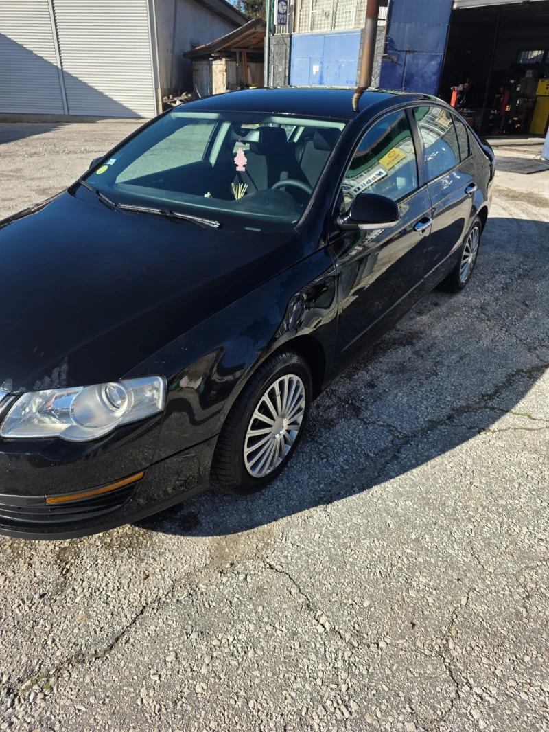 VW Passat 1.6, снимка 2 - Автомобили и джипове - 52772814