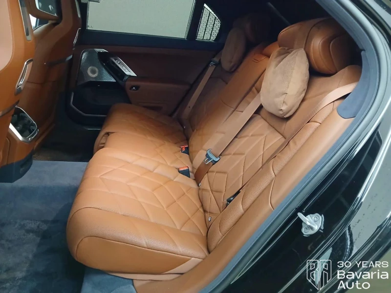 BMW i7 60 xDrive M Sport Paket, снимка 8 - Автомобили и джипове - 53568433