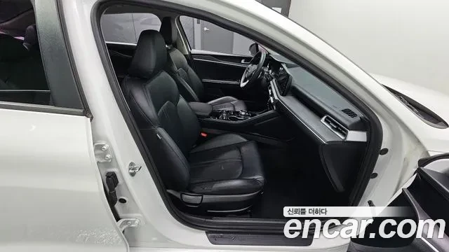 Kia K5, снимка 13 - Автомобили и джипове - 54098391