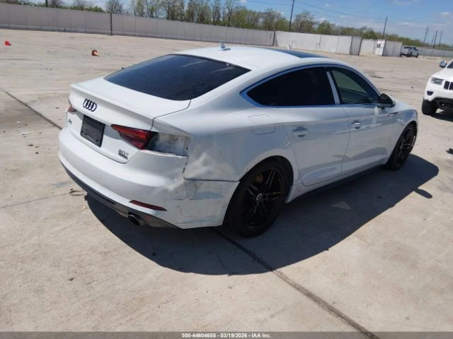 Audi A5 2.0T Premium, снимка 4 - Автомобили и джипове - 54386061