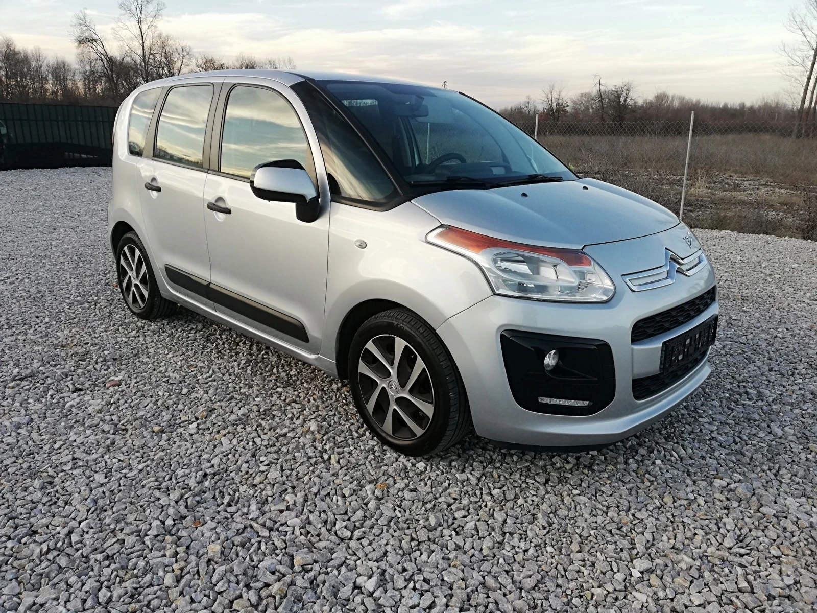 Citroen C3 Picasso 1.6hdi kli italia - изображение 8