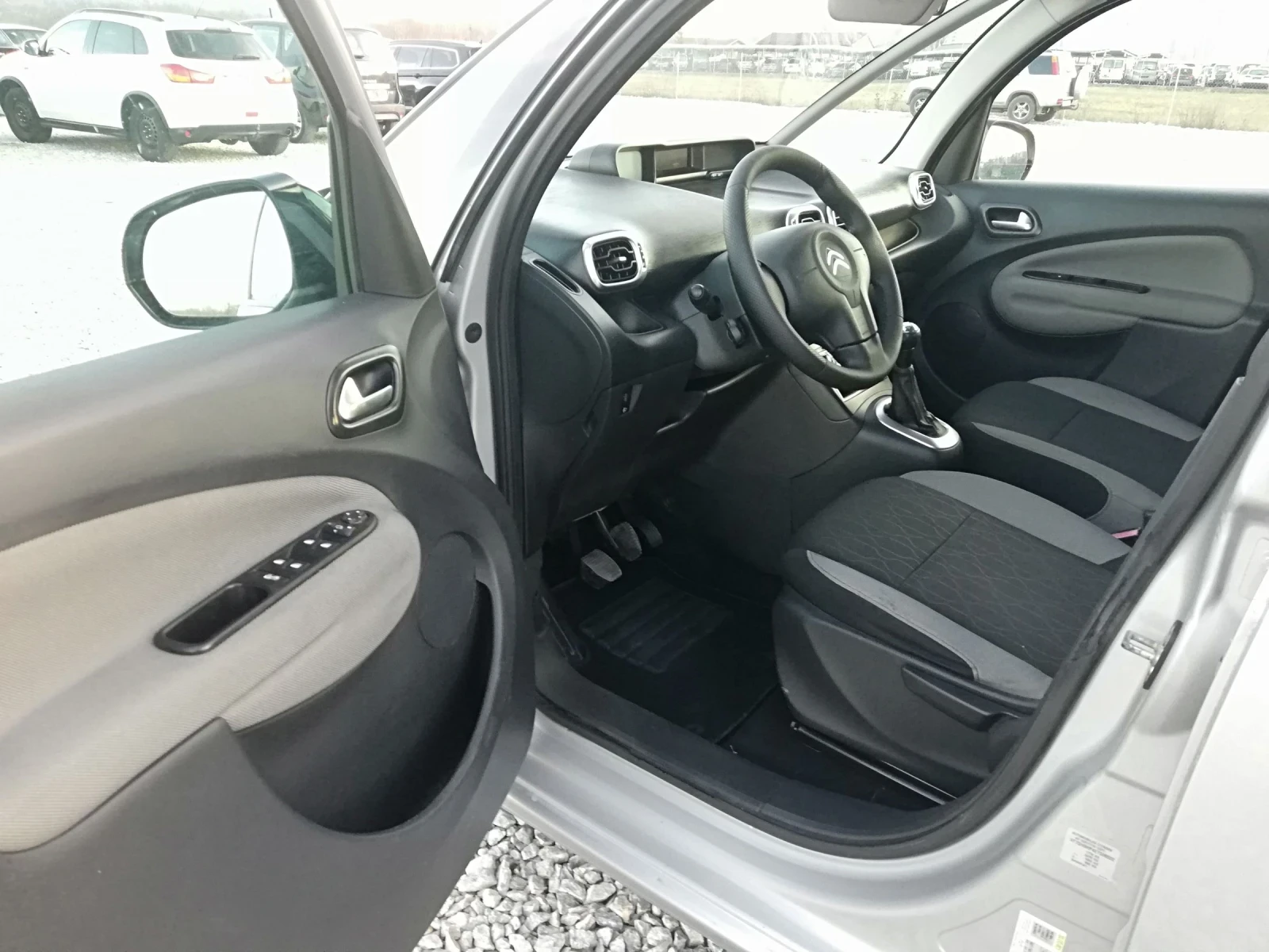 Citroen C3 Picasso 1.6hdi kli italia - изображение 9