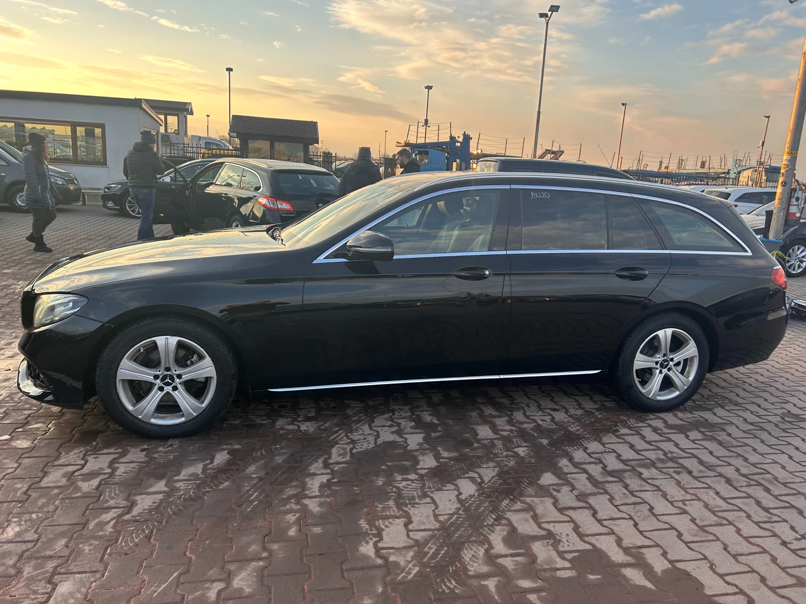 Mercedes-Benz E 220 CDI AVTOMAT/NAVI/KOJA EURO 6 - изображение 9