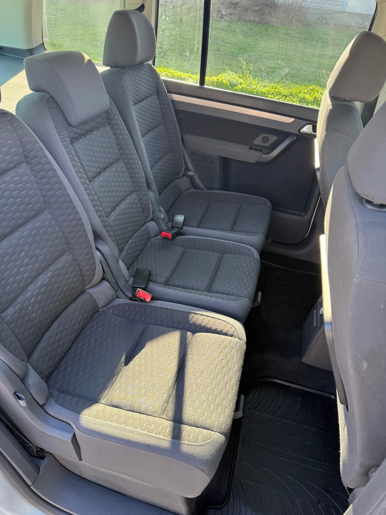 VW Touran 2.0 Ecofuel , снимка 11 - Автомобили и джипове - 52918320