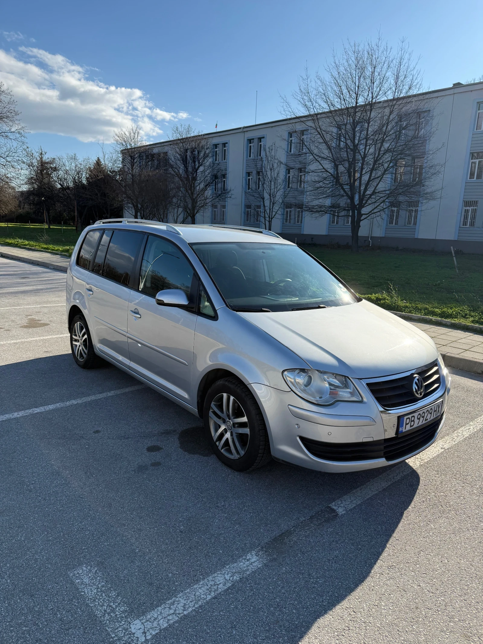 VW Touran 2.0 Ecofuel  | Auto.bg — изображение 1