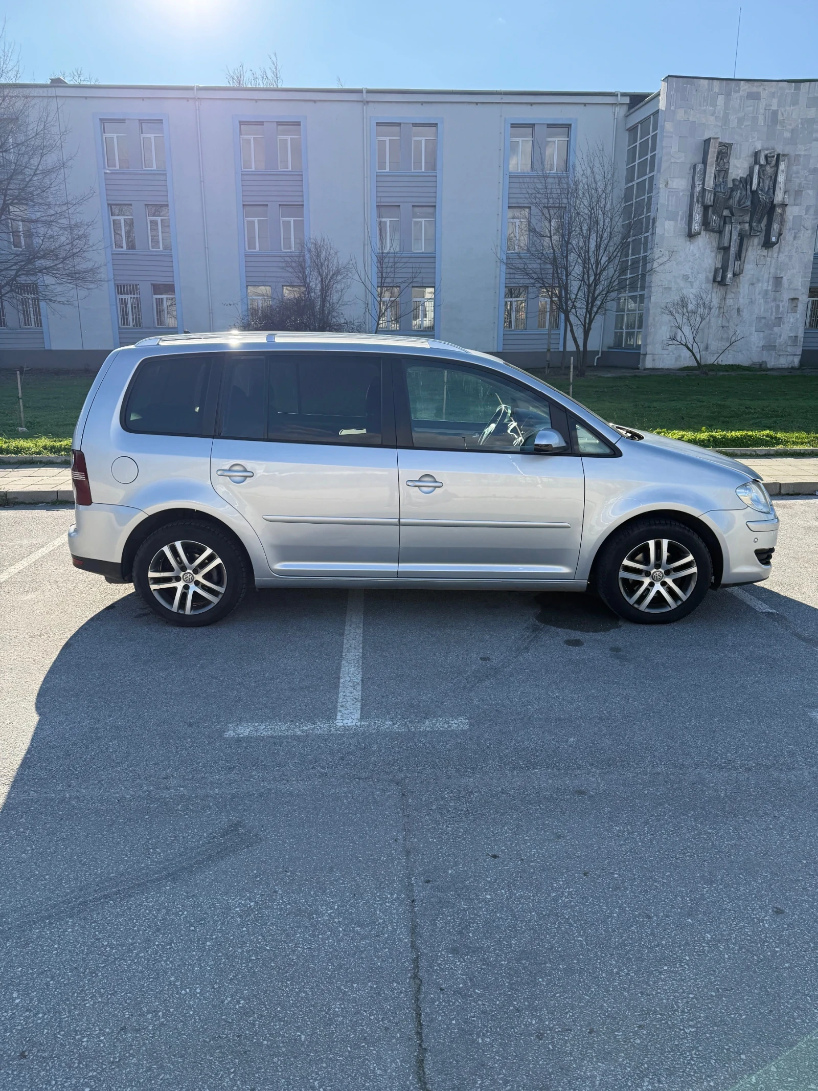 VW Touran 2.0 Ecofuel  - изображение 7