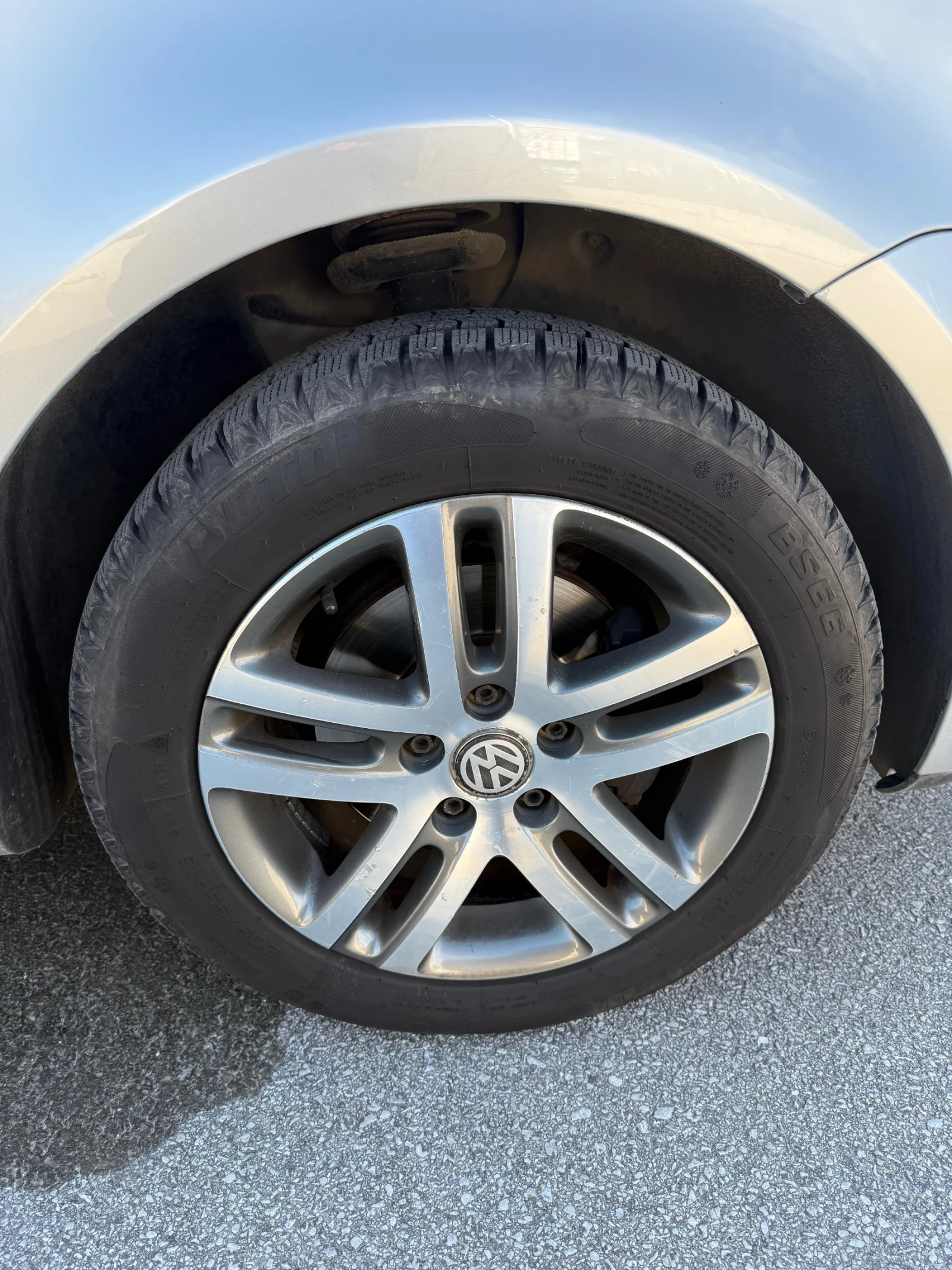 VW Touran 2.0 Ecofuel , снимка 13 - Автомобили и джипове - 52918320