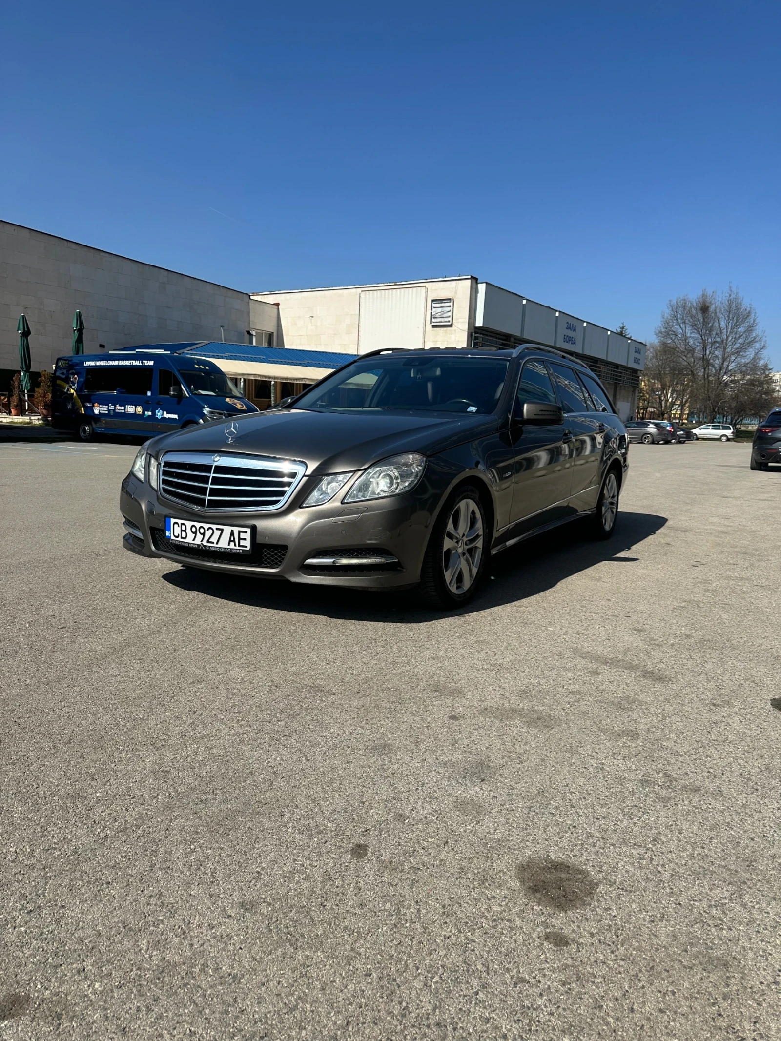 Mercedes-Benz E 250 CGI Blue Efficiency, снимка 8 - Автомобили и джипове - 53651818