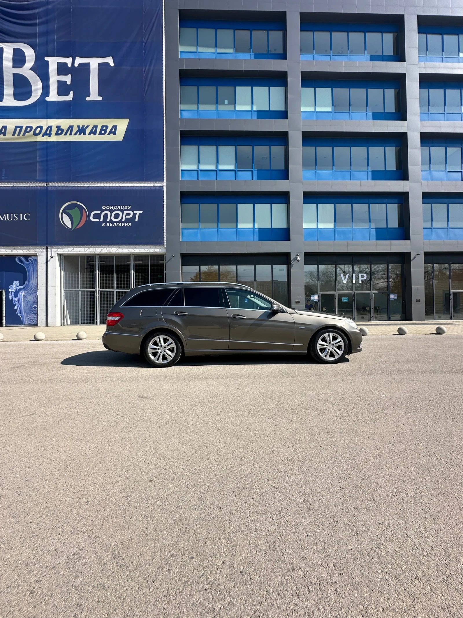Mercedes-Benz E 250 CGI Blue Efficiency, снимка 3 - Автомобили и джипове - 53651818