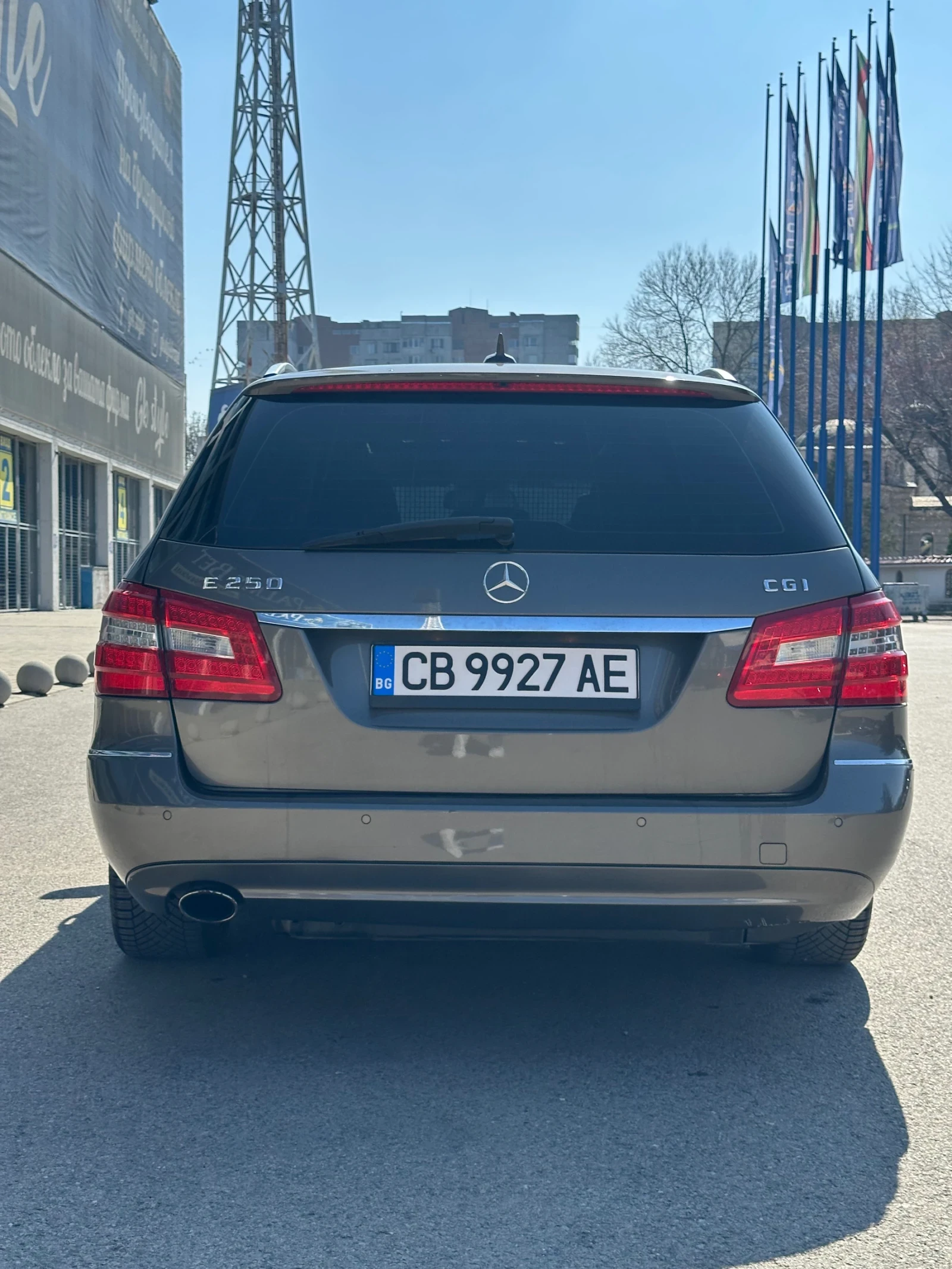 Mercedes-Benz E 250 CGI Blue Efficiency, снимка 5 - Автомобили и джипове - 53651818