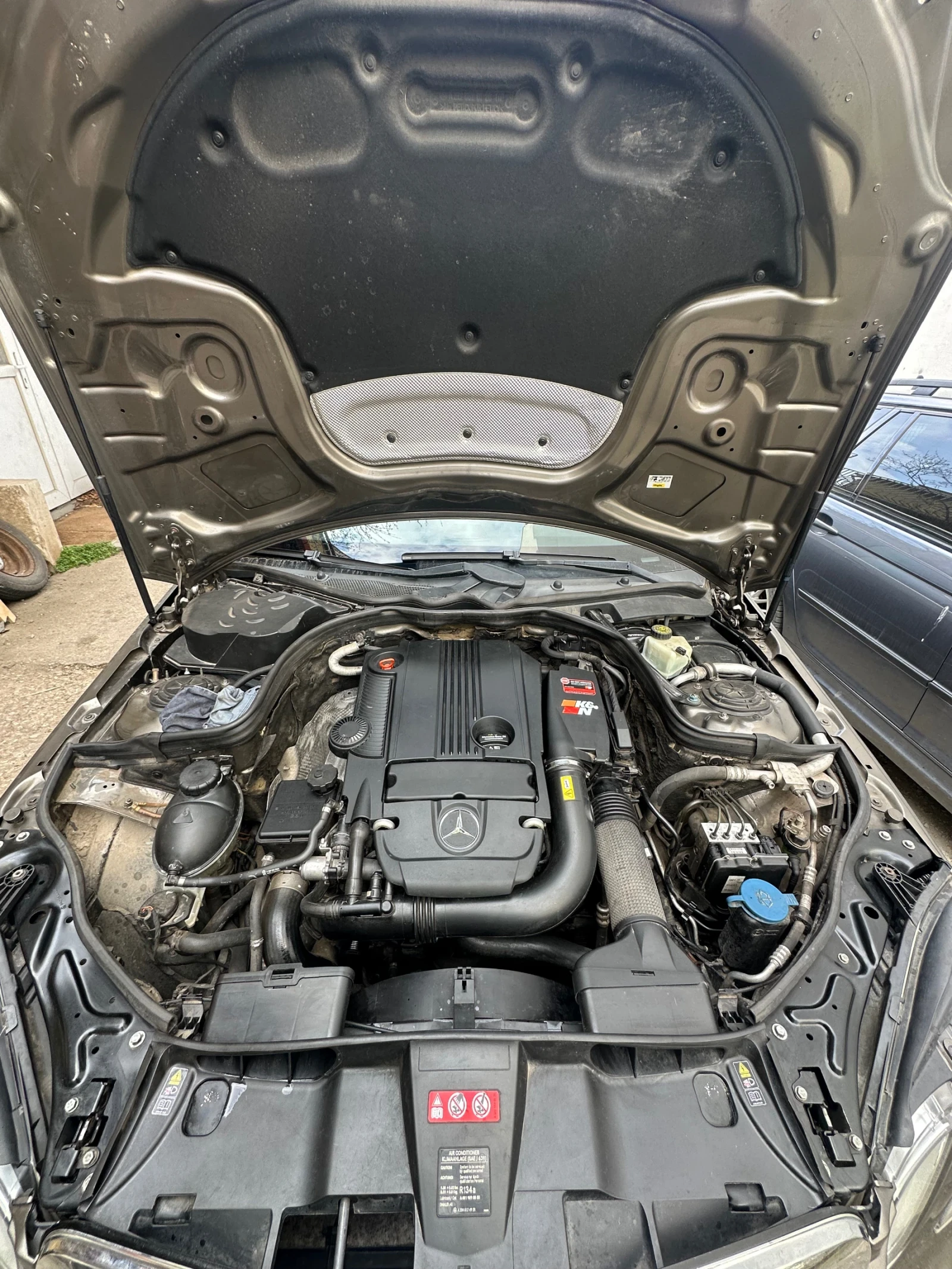 Mercedes-Benz E 250 CGI Blue Efficiency, снимка 17 - Автомобили и джипове - 53651818