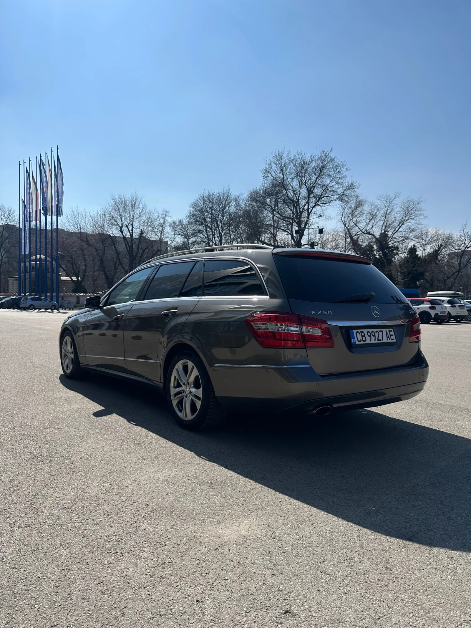 Mercedes-Benz E 250 CGI Blue Efficiency, снимка 6 - Автомобили и джипове - 53651818