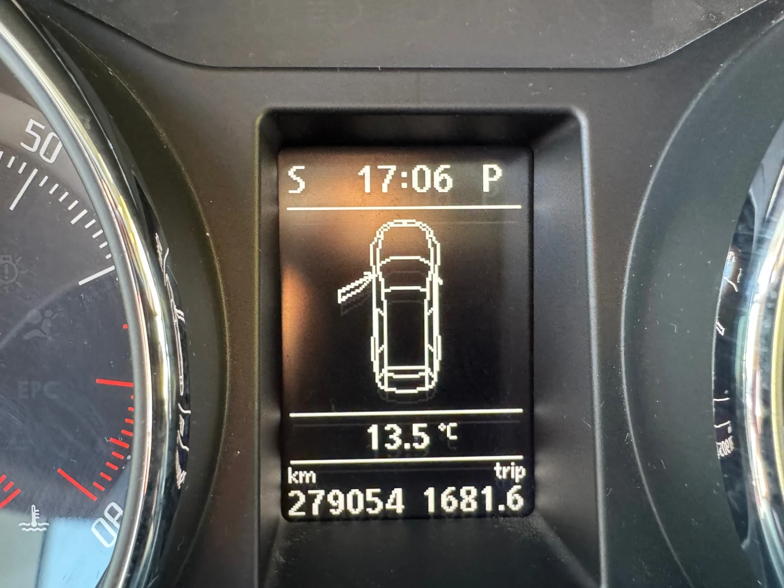 Skoda Superb Premium, снимка 11 - Автомобили и джипове - 53737994