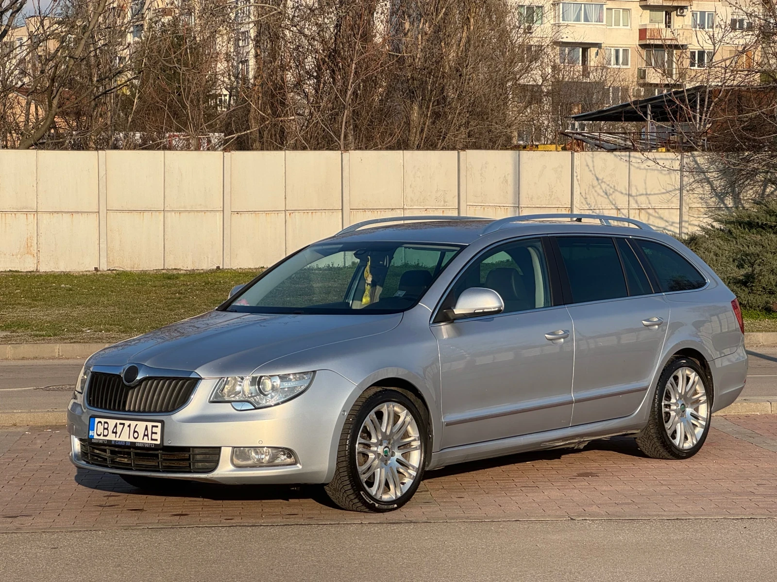 Skoda Superb Premium, снимка 2 - Автомобили и джипове - 53737994