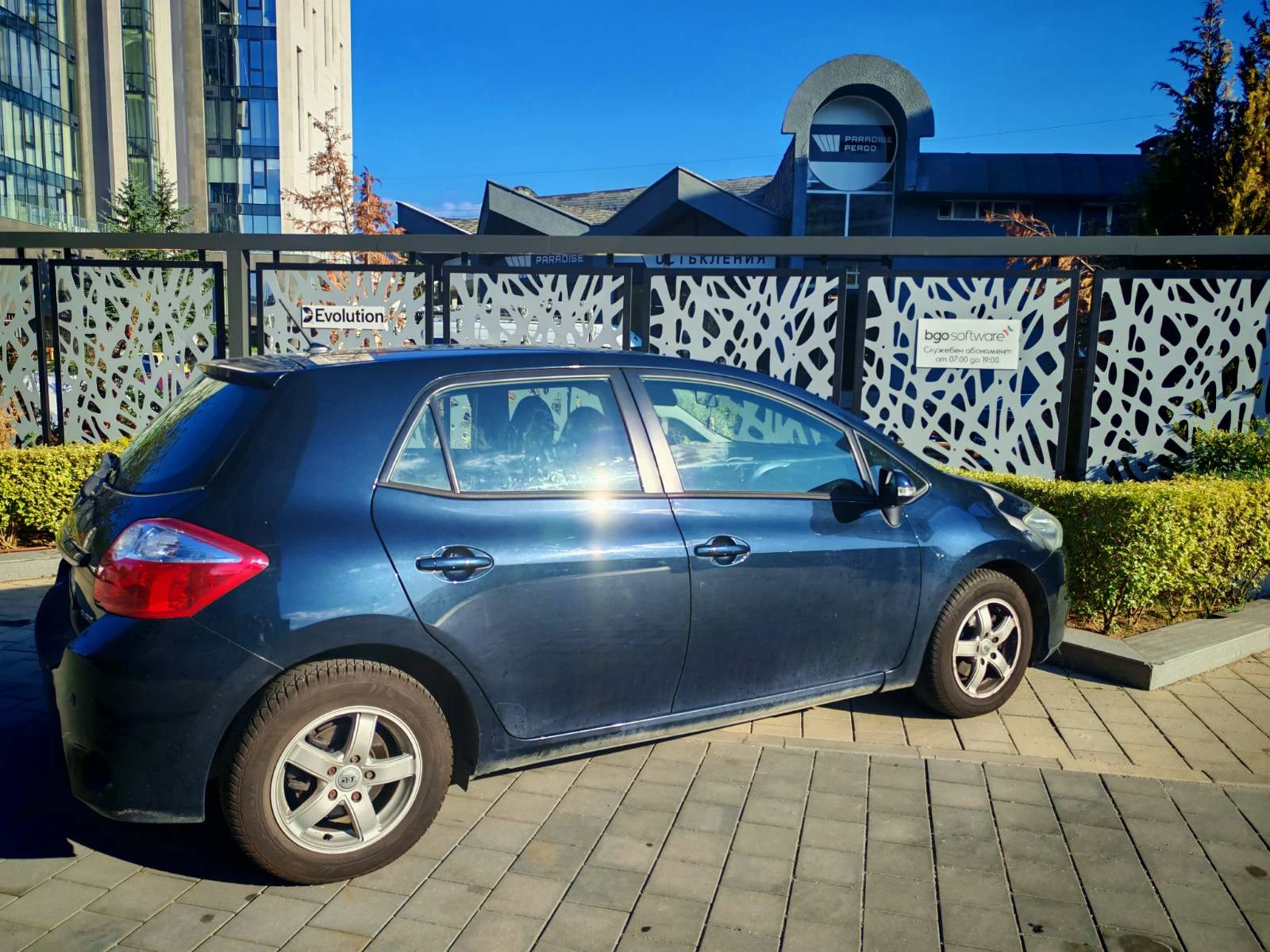 Toyota Auris, снимка 3 - Автомобили и джипове - 53803612