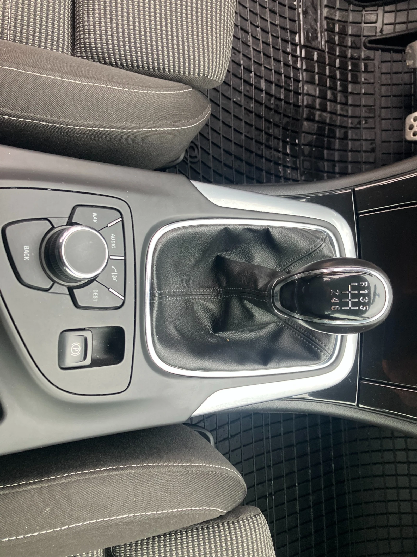 Opel Insignia, снимка 14 - Автомобили и джипове - 53882813