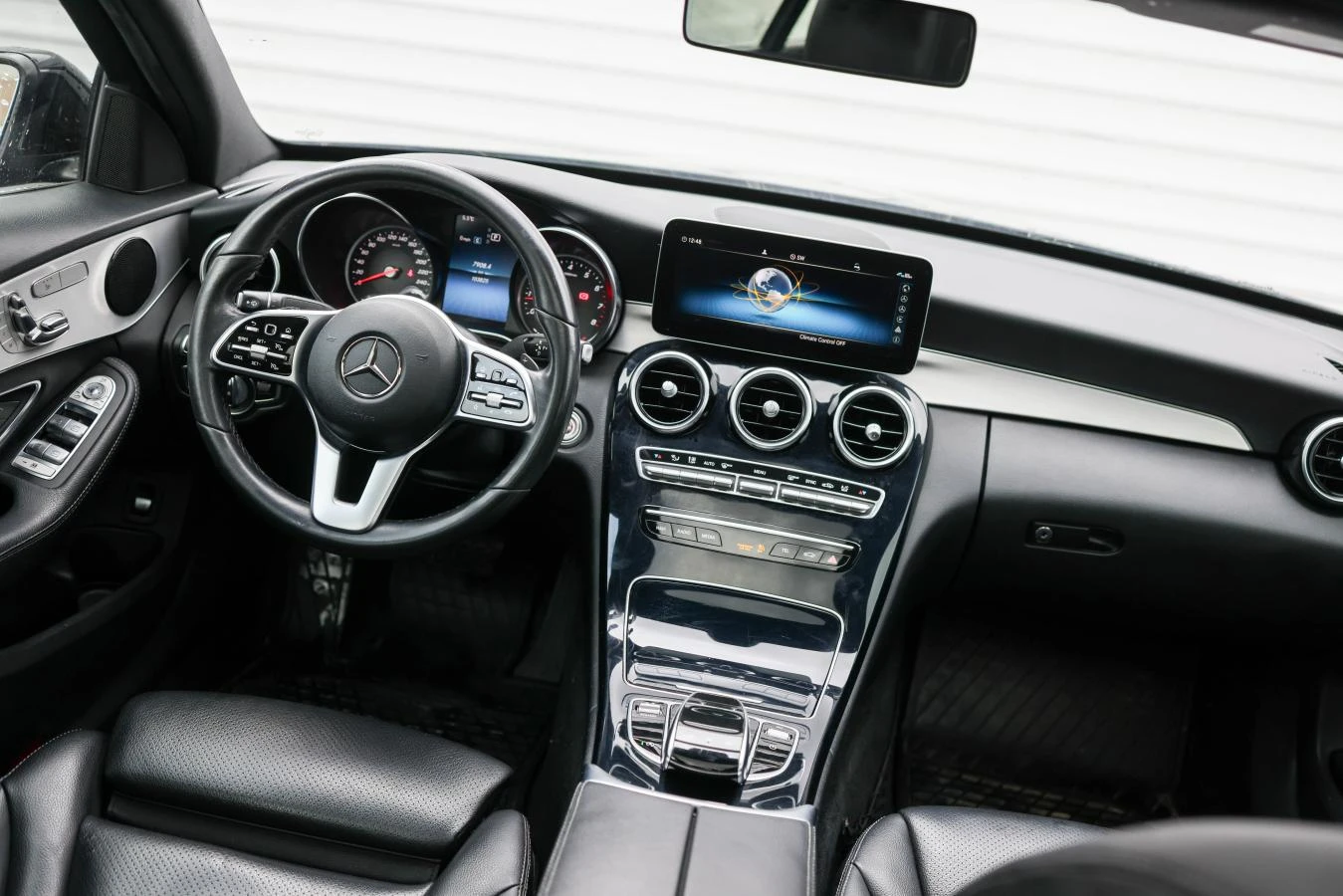 Mercedes-Benz C 300 4MATIC* АвтоКредит* (ЦЕНА ДО БГ), снимка 17 - Автомобили и джипове - 53999824